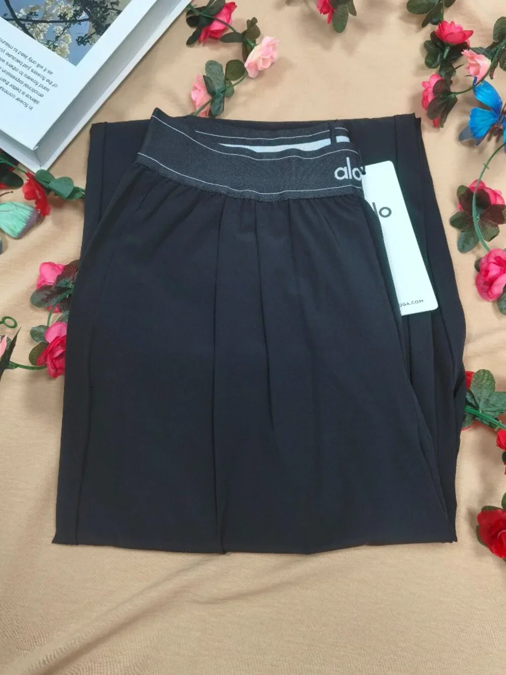 ALO Yoga this black